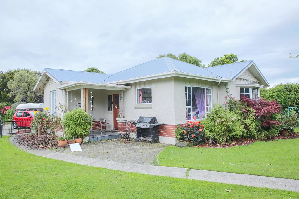Lorneville 3房  Affordable Lifestyle Living Close to Town!