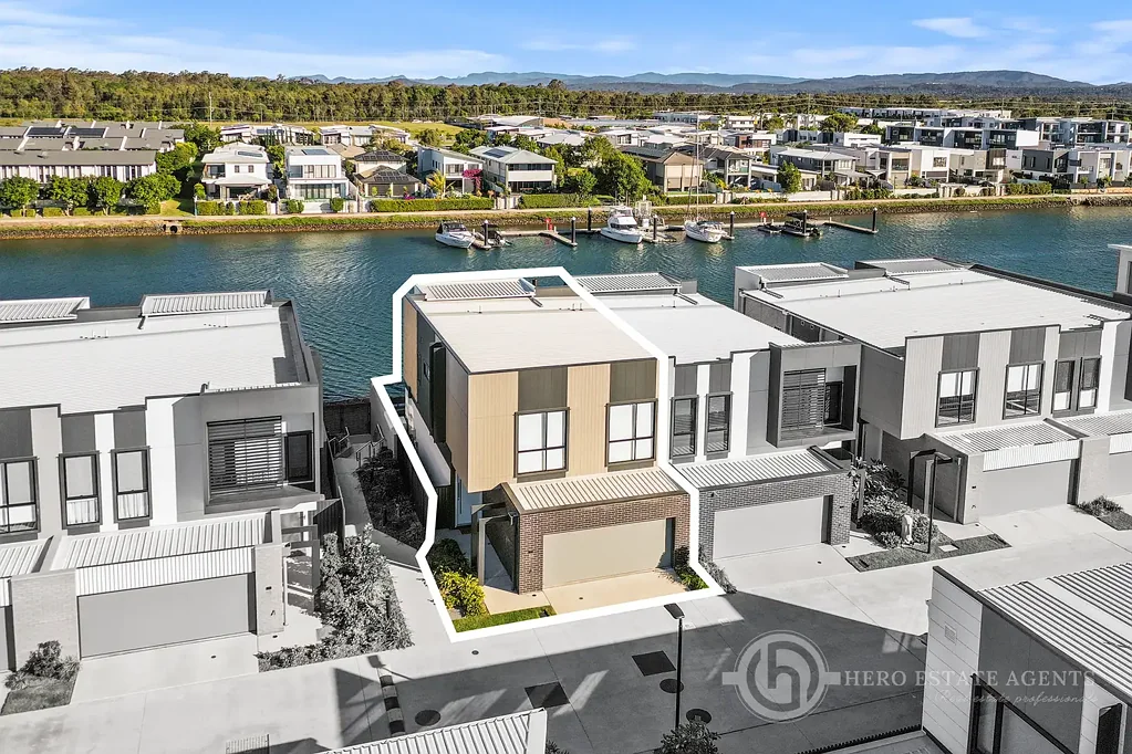 Furnished Waterfront Townhouse with Private Pool in Hope Island