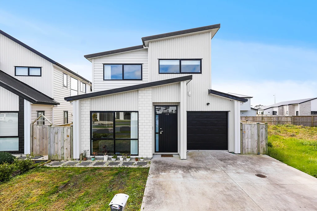 Clarks Beach 5房  Stunning Modern 5-Bedroom Home Near the Beach
