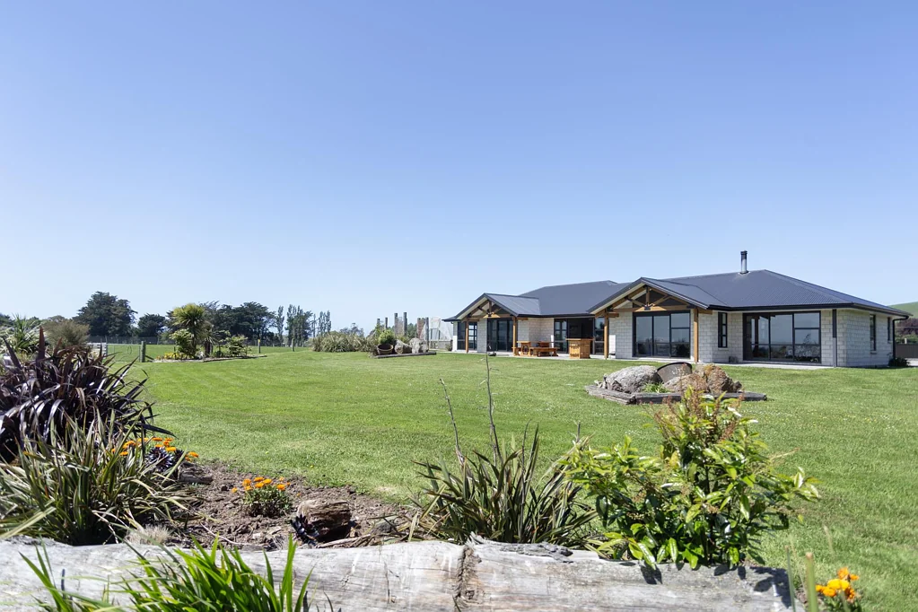 16 Tain Street, Herbert, Otago