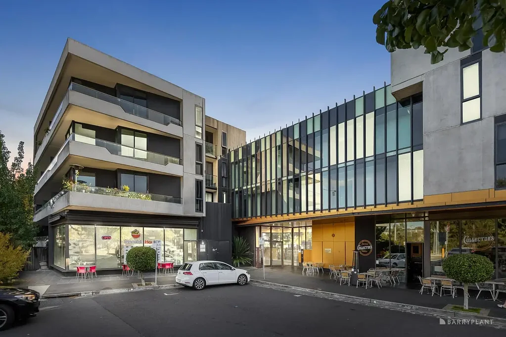 Mitcham 1Moenga Luxury, Location and Spectacular Views