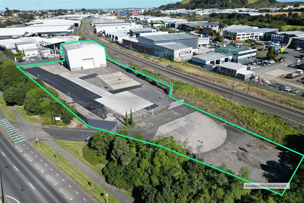 Point England Secure 7,425sqm Yard with High Stud Warehouse