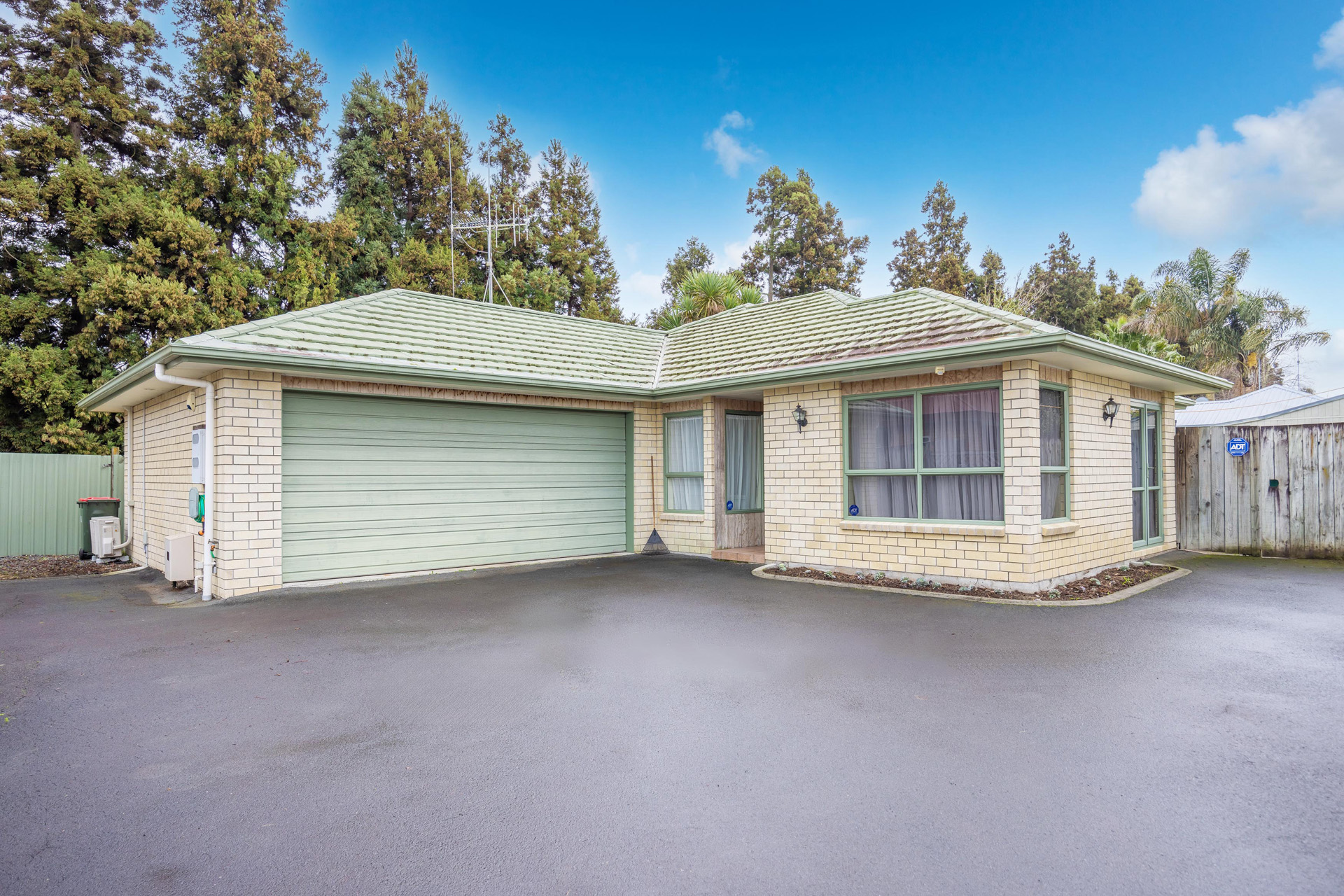 12 Hastings Place, Hamilton Lake