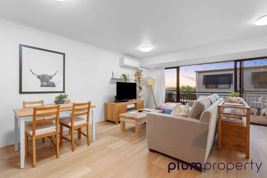 Inner City Living with Stunning Mountain Views!