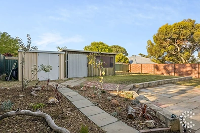 Labas ng Bahay - 36 Mopsa Way, Coolbellup, WA 6163