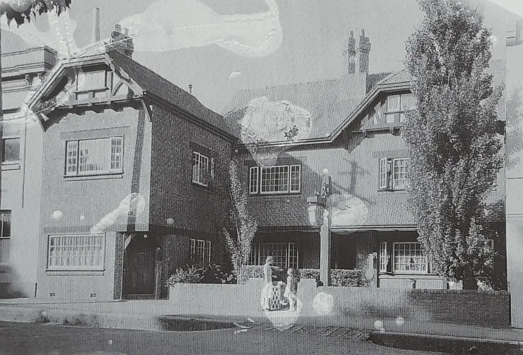 Goulburn 6Kwarto ICONIC FIRESIDE INN - POSITION, POSITION, POSITION