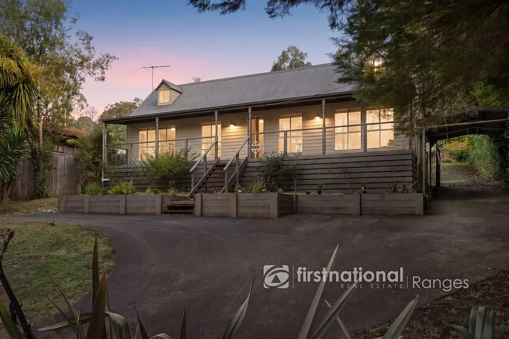10 Haylock Avenue, Cockatoo, VIC 3781