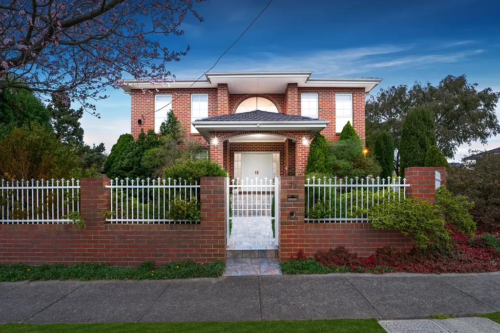 Wantirna South 5ਬੈੱਡਰੂਮ Spacious Corner Block Living with Lifestyle at Your Doorstep