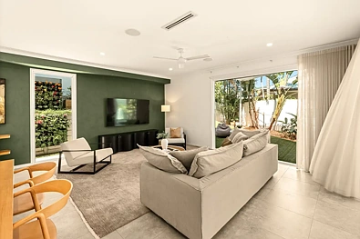 Silid Pahingahan - 99 Gerler Street, Bardon, QLD 4065