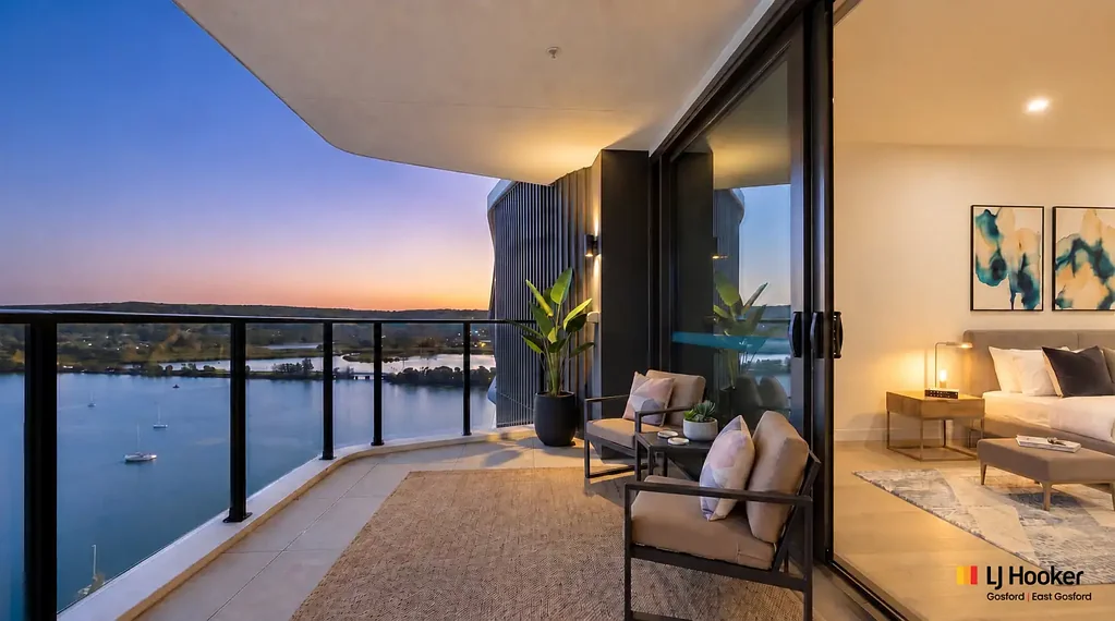 South-East Sub Penthouse with Sweeping Waterfront Views