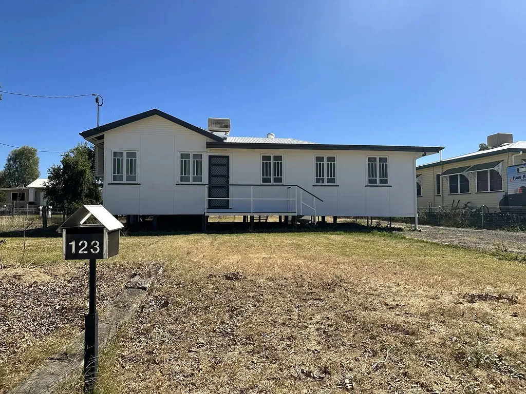 Longreach 3房  Charming & Tasteful On Towns Edge