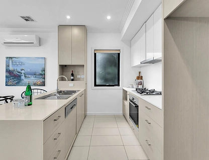 10/19-21 Doncaster East Road, Mitcham, East Melbourne, 3 कमरे, 2 बाथरूम, Townhouse