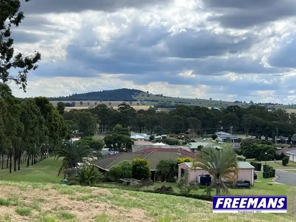 Kingaroy 1,557m2 with views Mount Wooroolin