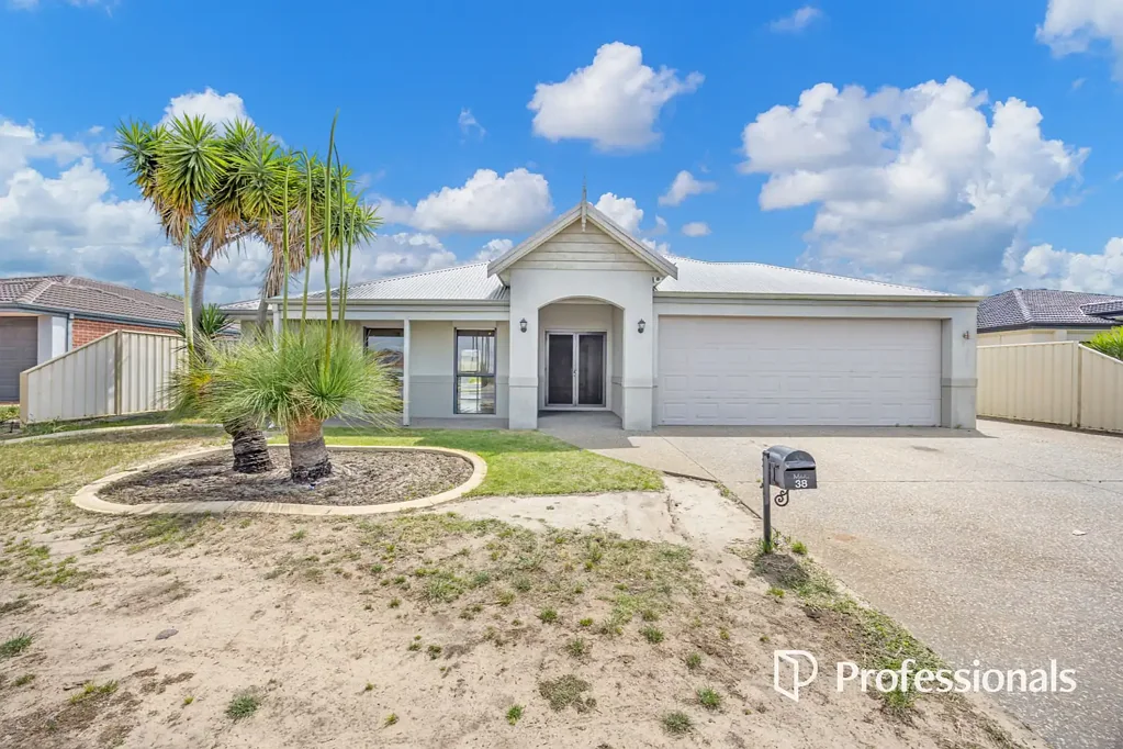 Glen Iris 4 Slaapkamer A Home That Has It All - Theatre, Workshop & Expansive Outdoor Living