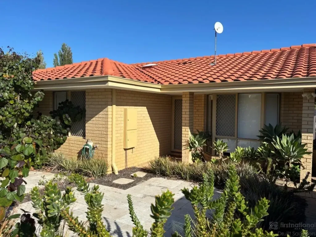 Renovated villa in excellent location
HOME OPEN SATURDAY 01 AUGUST AT 11.15AM SHARP!