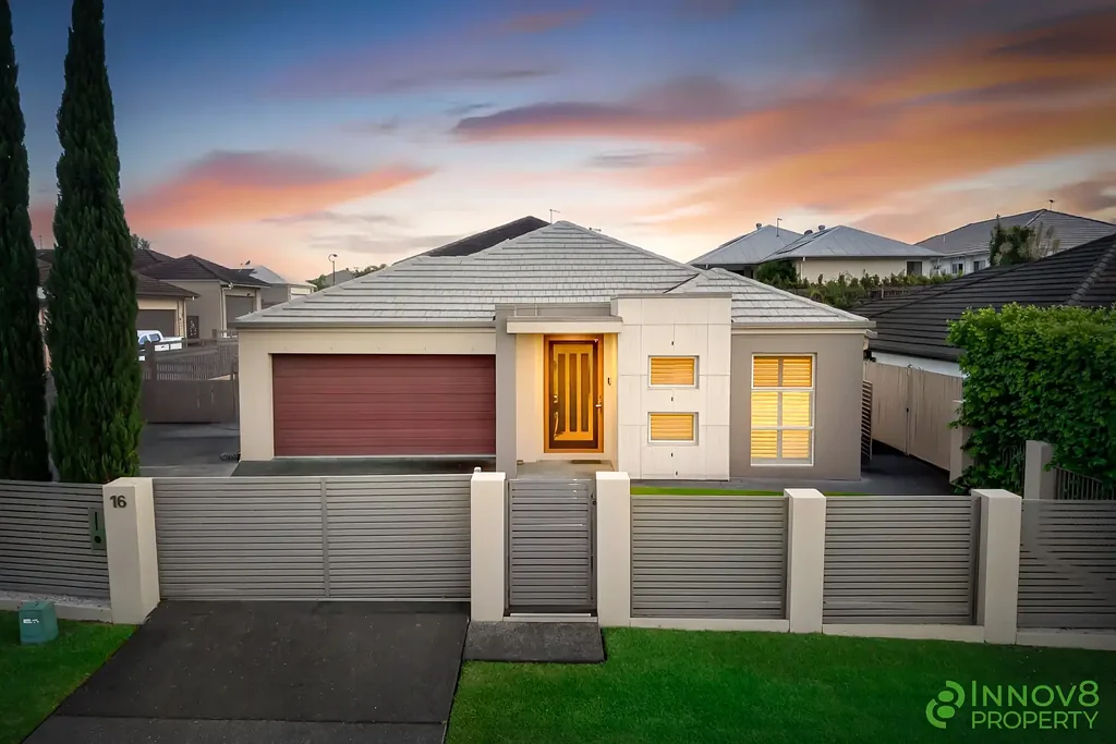 Warner 4房  豪华Metricon杰作，带侧门通道和毋庸置疑的风格  Spectacular Metricon Masterpiece With Side Access & Undeniable Style