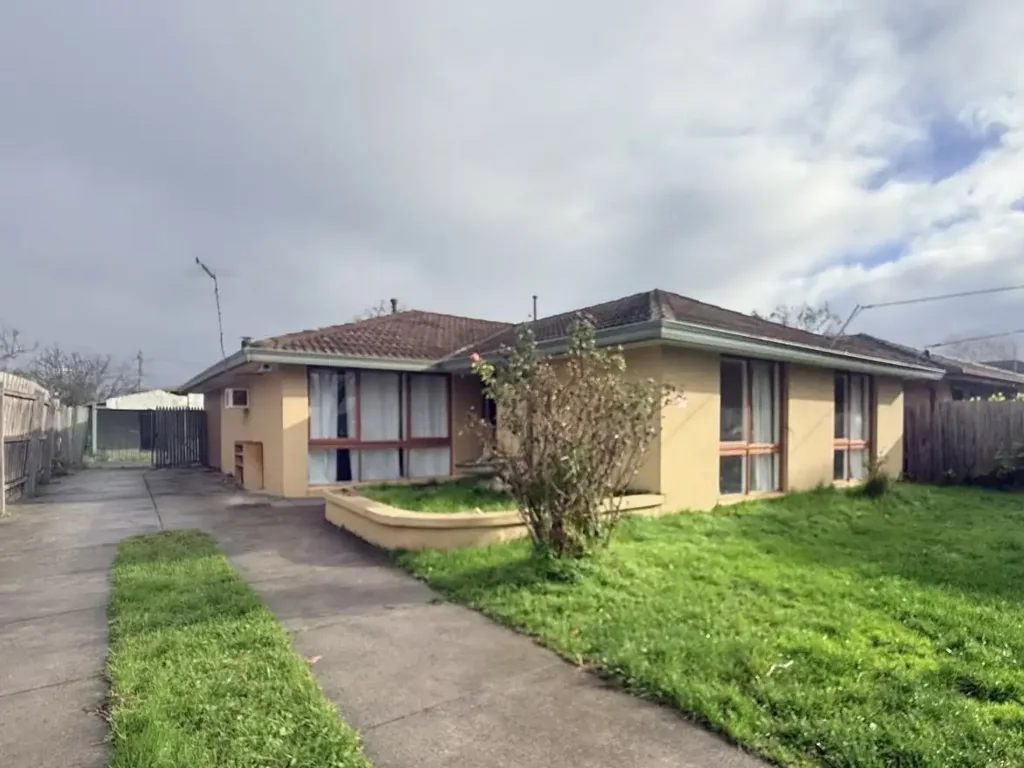 3 BEDROOM HOME, CONVENIENT LOCATION!