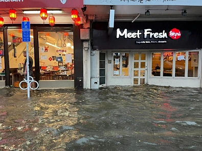 奥克兰暴雨倾城，公交车变船，民防局发布重要提醒