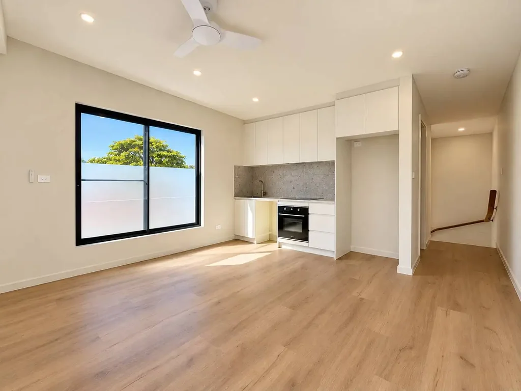 Brand New Studio Apartment - Entry From Johnson Lane