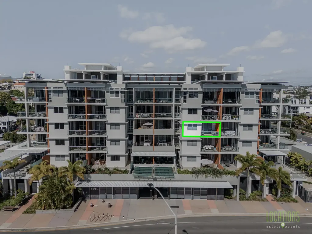 Gladstone Central 2 Bedroom INNER CITY TWO BEDROOM, TWO BATHROOM UNIT WITH HARBOUR VIEWS