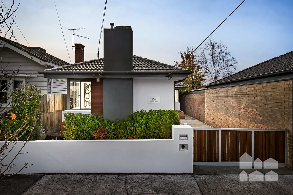 Yarraville 3房 现代舒适，步行可达村庄生活方式 Instant contemporary comfort, walk-to-the-village lifestyle