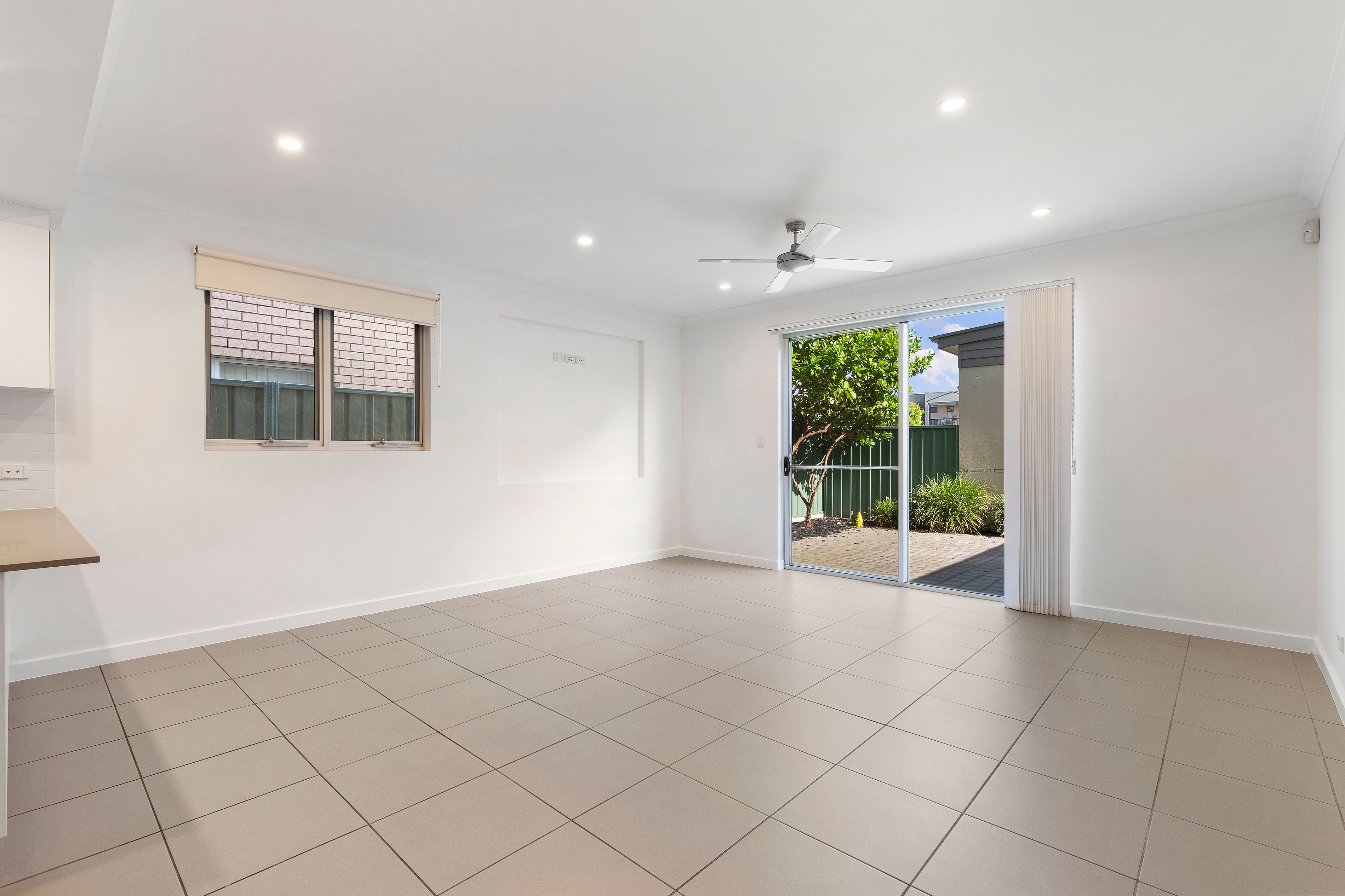 84A CASCADES DR, MAWSON LAKES SA 5095, 0 कमरे, 0 बाथरूम, Townhouse