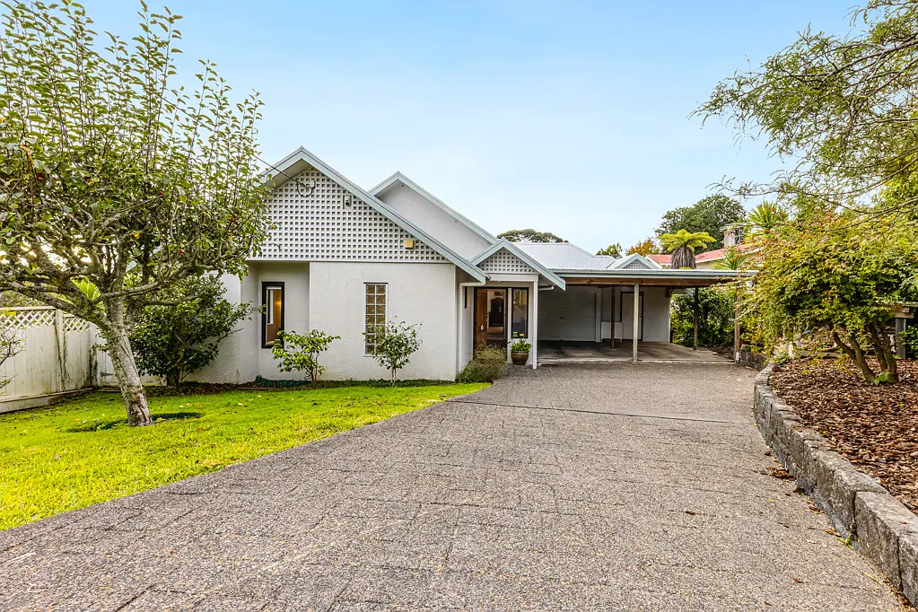 21A Island Bay Road, Beach Haven, North Shore City, Auckland