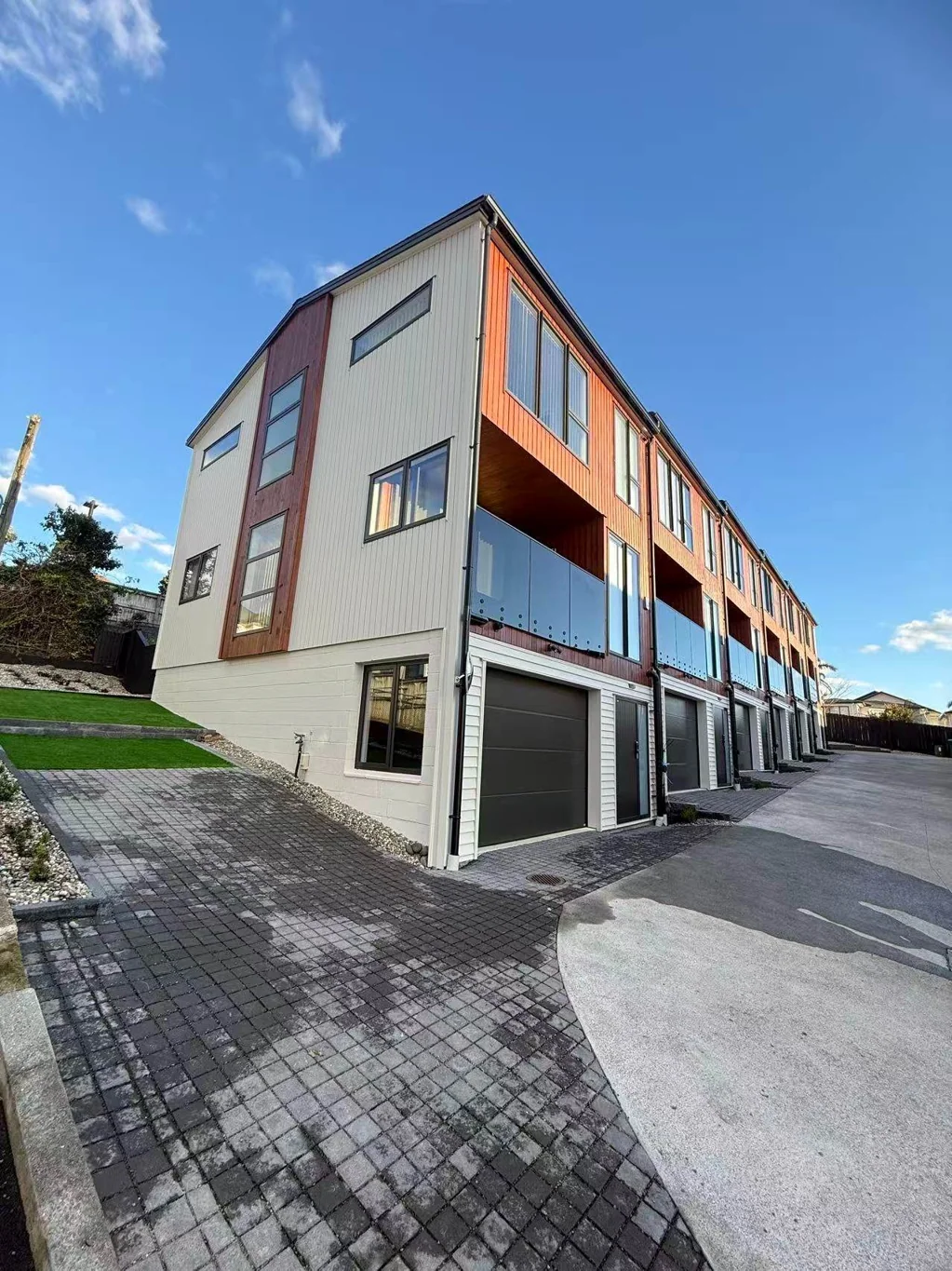 Luxury Brand New 4-Bedroom Home in Mt Albert