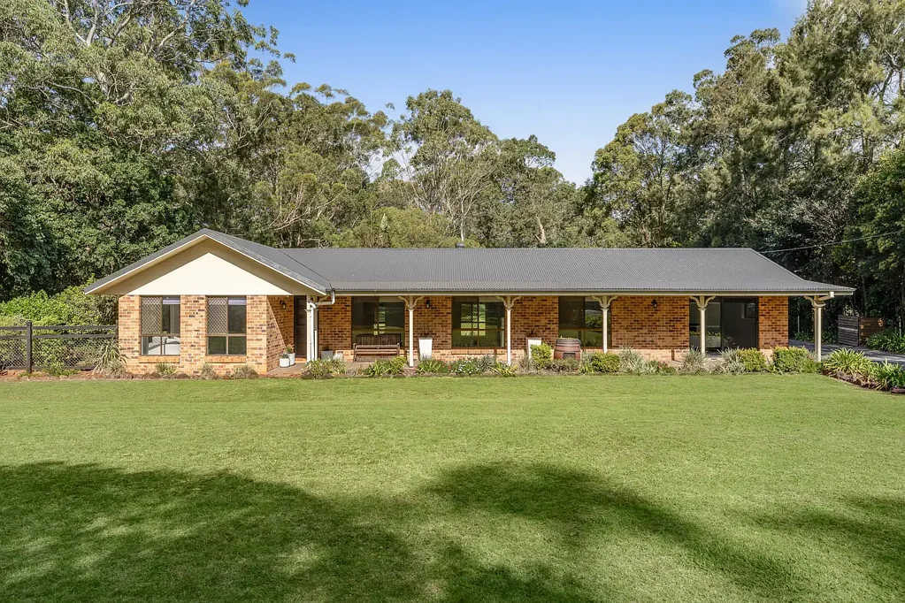 Highfields 5房  Owners Committed Elsewhere! Expansive Family Retreat with Space, Comfort & a True Sense of Home