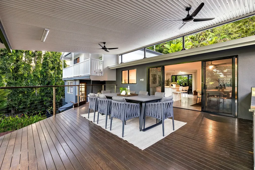 129 Hillview Crescent, Whitfield, QLD 4870