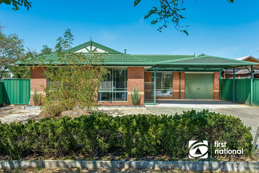 5 Wood Grove, Burnside, VIC 3023