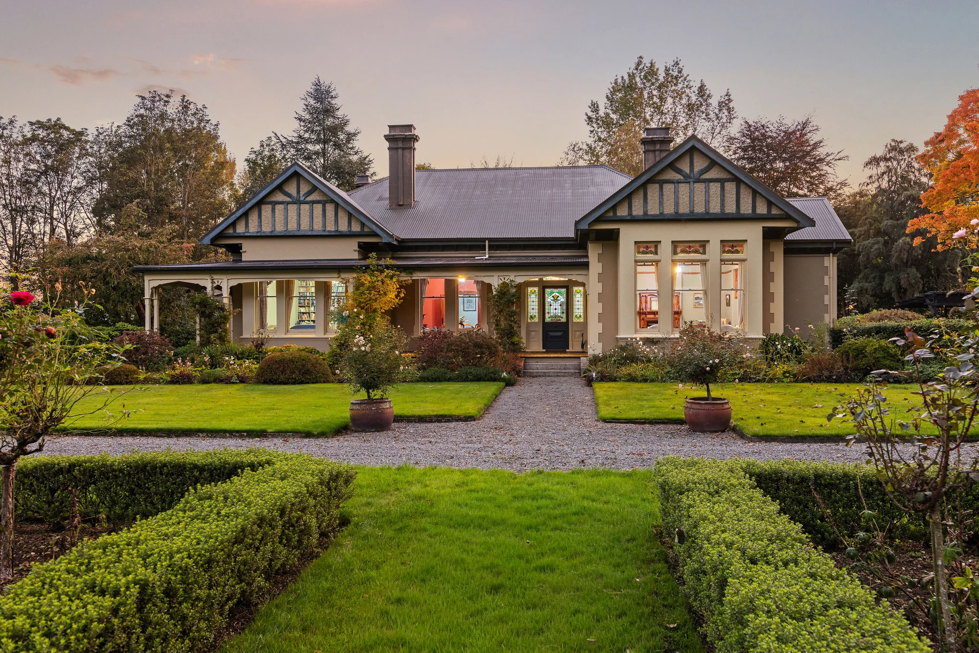 Geraldine 5 Slaapkamer Raukapuka Homestead: A Landmark Residence