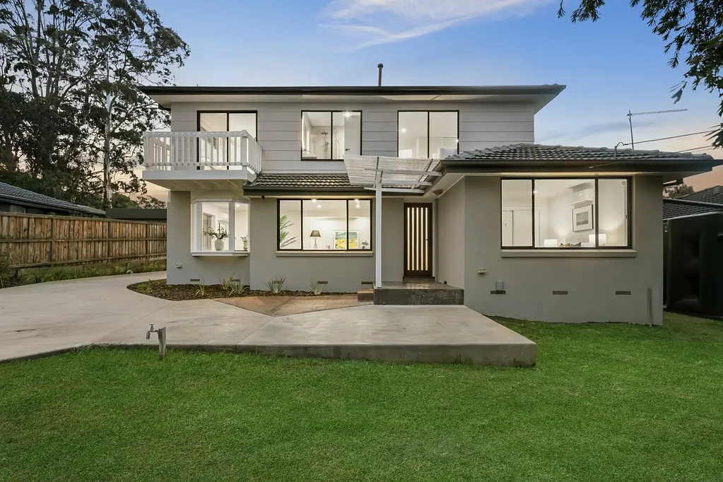 Bayswater North 4침실 A vogue renovation with an abundance of family space