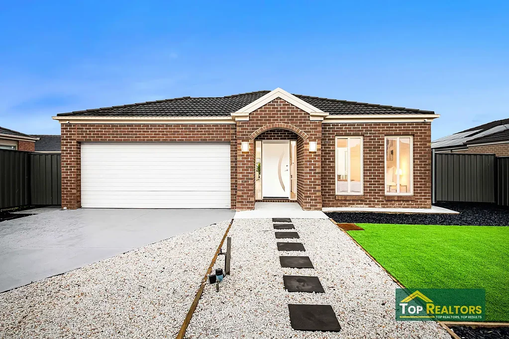 🏡 Refreshed Family Home – Comfort, Style & Space in Prime Tarneit Location
10 Conargo Avenue, Tarneit, VIC 3029- Now available for Lease
