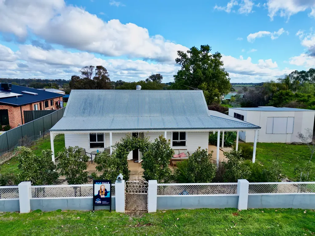 Rutherglen 3 Bedroom Opportunity abounds with this large block and Charming 3-Bedroom Cottage