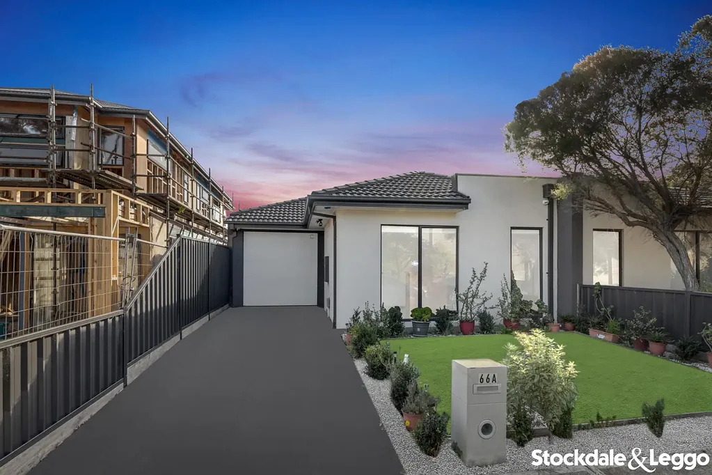 Laverton 3 Slaapkamer Stylish and Spacious Family Living in Prime Laverton Location - 66a Tyquin St
