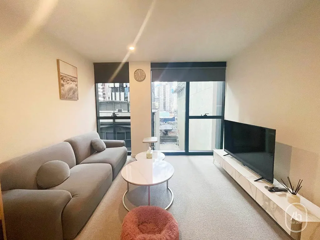 Stylish Fully Furnished 1-Bedroom Uno Apartment in the Heart of Melbourne CBD
