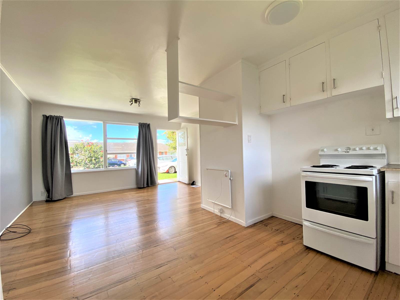 2/39 Shakespeare Road, Milford, Auckland - North Shore, 2房, 1浴