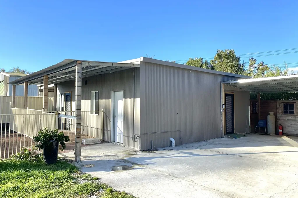 2-Bedroom Granny Flat, 1 Bath and 1 Car Space in Convenient Llandilo Location!