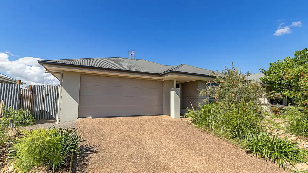 6 Tooma Laneway, Kelso, QLD 4815