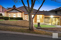 6 Langbourne Court, Greenvale