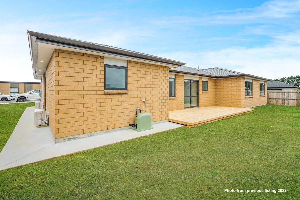 Glenbrook 4房  URGENT SALE! Brick Beauty