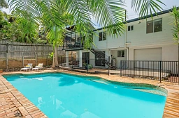 6 CREST DRIVE, Currumbin