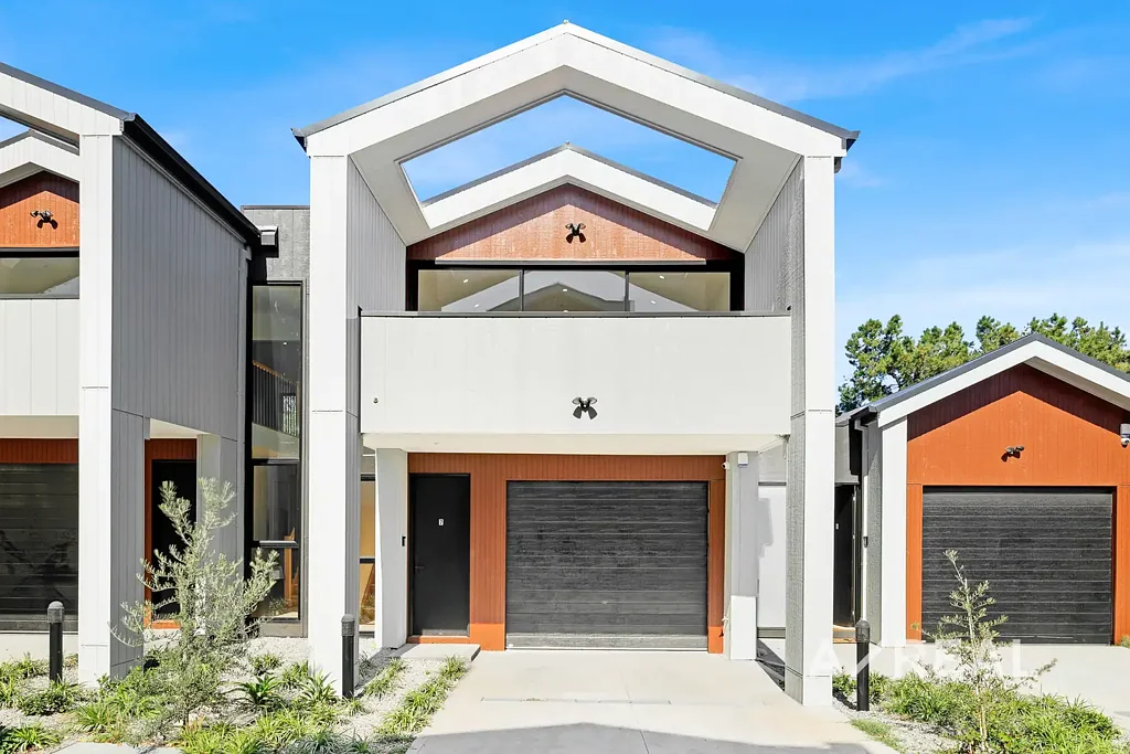 Spacious & Modern 3-Bedroom Townhouse in Airport West