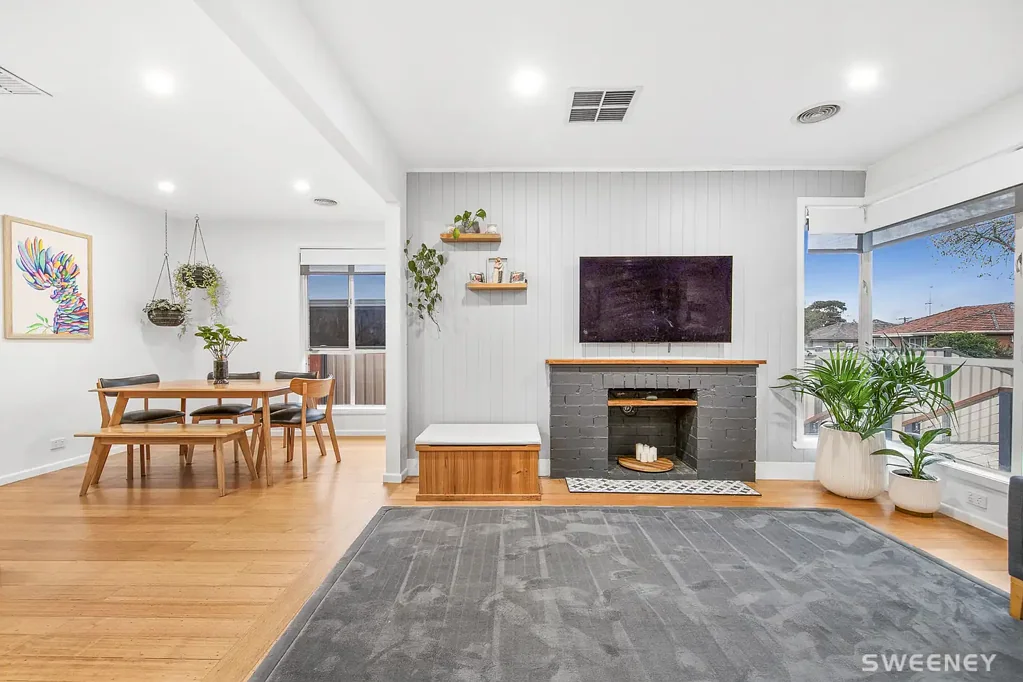 Altona North 4房 精心翻修，位置优越 Renovated Refinement, Perfectly Positioned