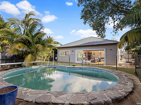 Mount Albert 5房  Spacious family home, with unlimited potential!