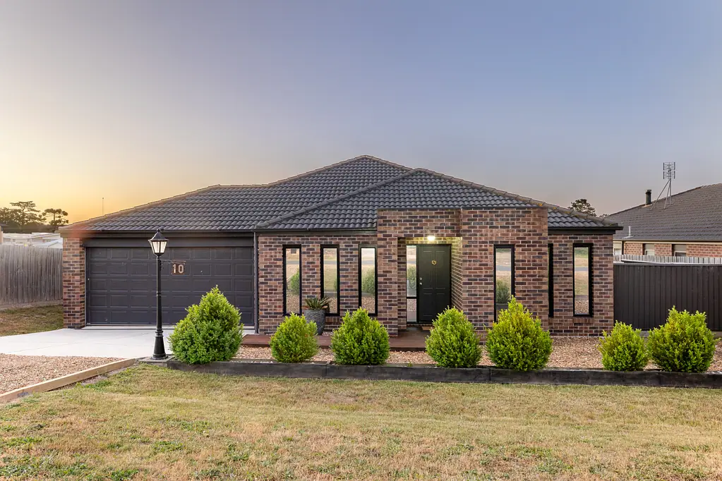 Smythesdale 3chambre Spacious Family Comfort with Modern Features and Expansive Outdoor Living
