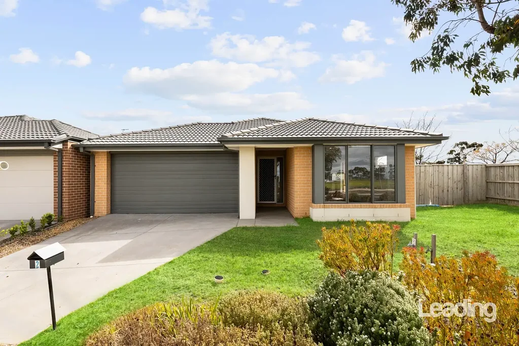 Immaculate Presentation and Easy Freeway Access!
