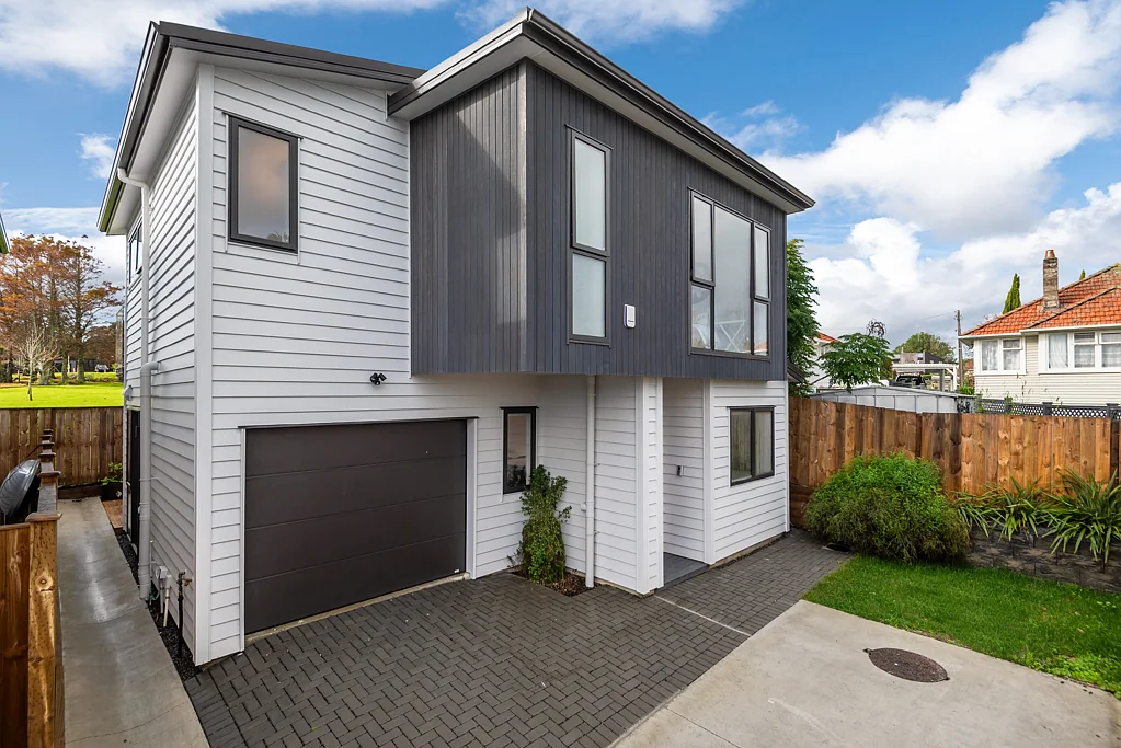 21E Montgomery Avenue, Belmont, North Shore City, Auckland
