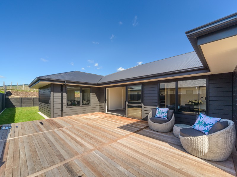 28 Atlantic Drive, Fitzherbert, Palmerston North, 4 habitaciones, 0 baños